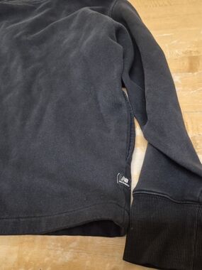 New Balance Black Men’s Crewneck Sweatshirt